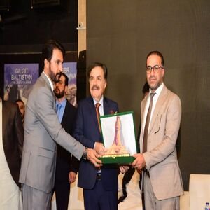 Governor Balochistan  Mr Jaffarkhan Mandokhail appreciated the efforts of Aamir Kashani to Govt of Balochistan.